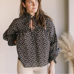 A Bronze Age Louie Acorn Ivy Floral Peasant Blouse Top